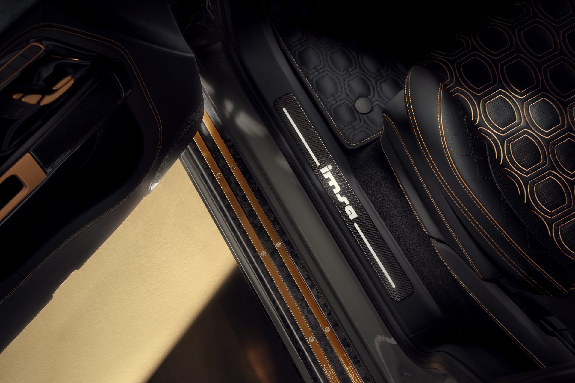 Sill plate with light line in the IMSA Precision 822
