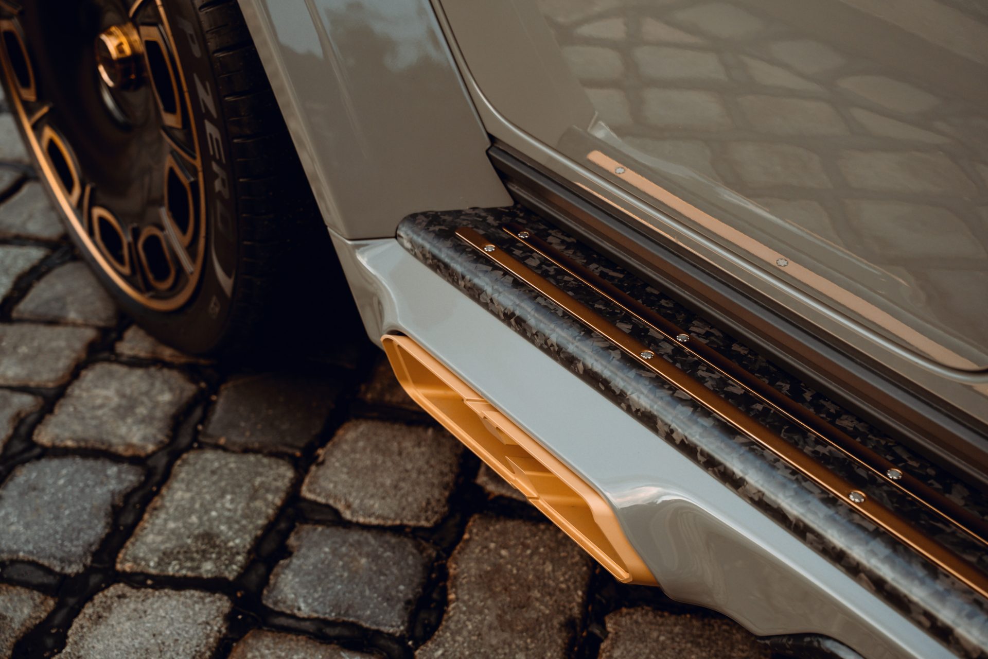 Sand paint and side exhaust of the IMSA Precision 822