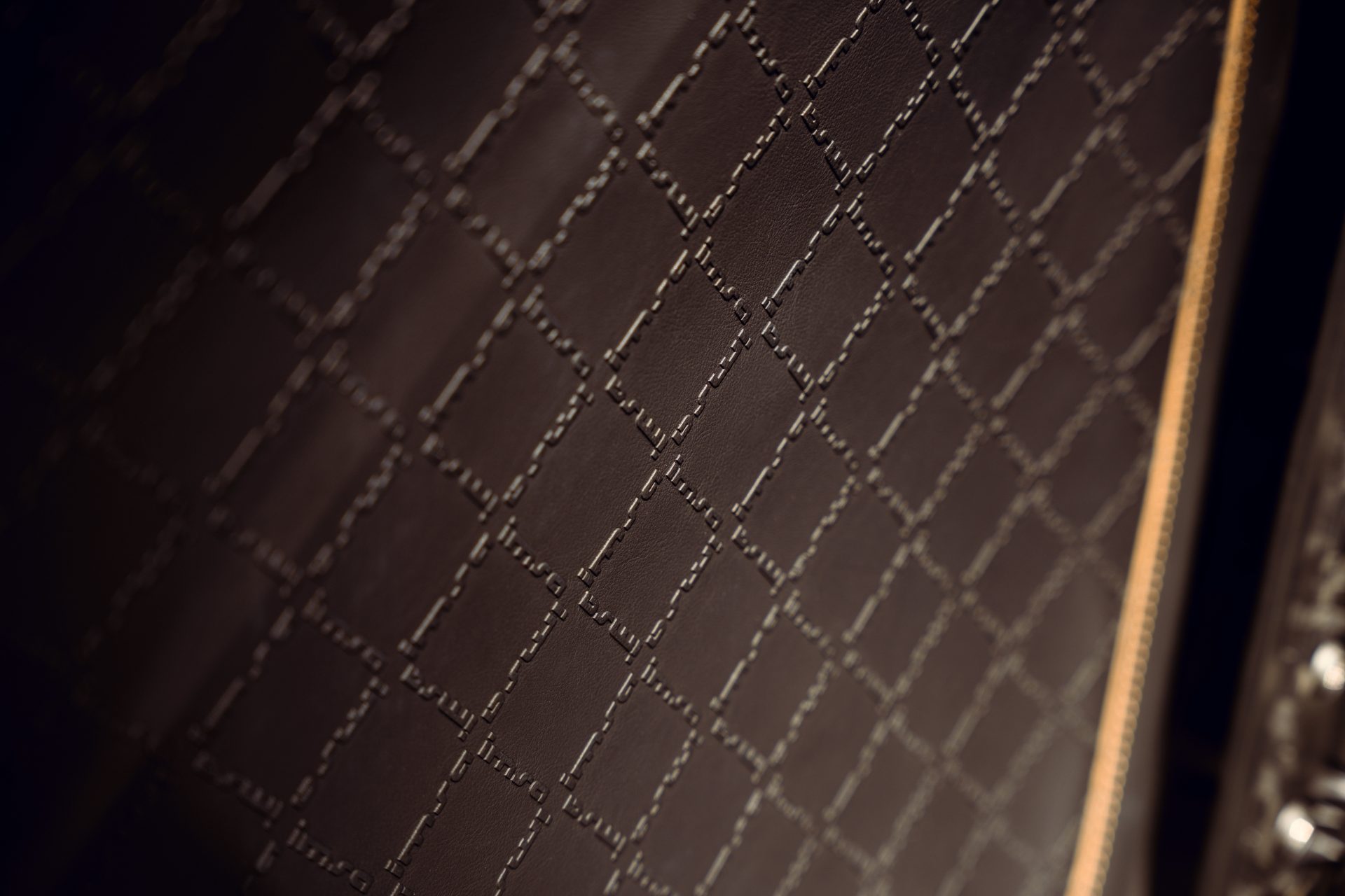 Diamond relief as a material detail of the IMSA Precision 822